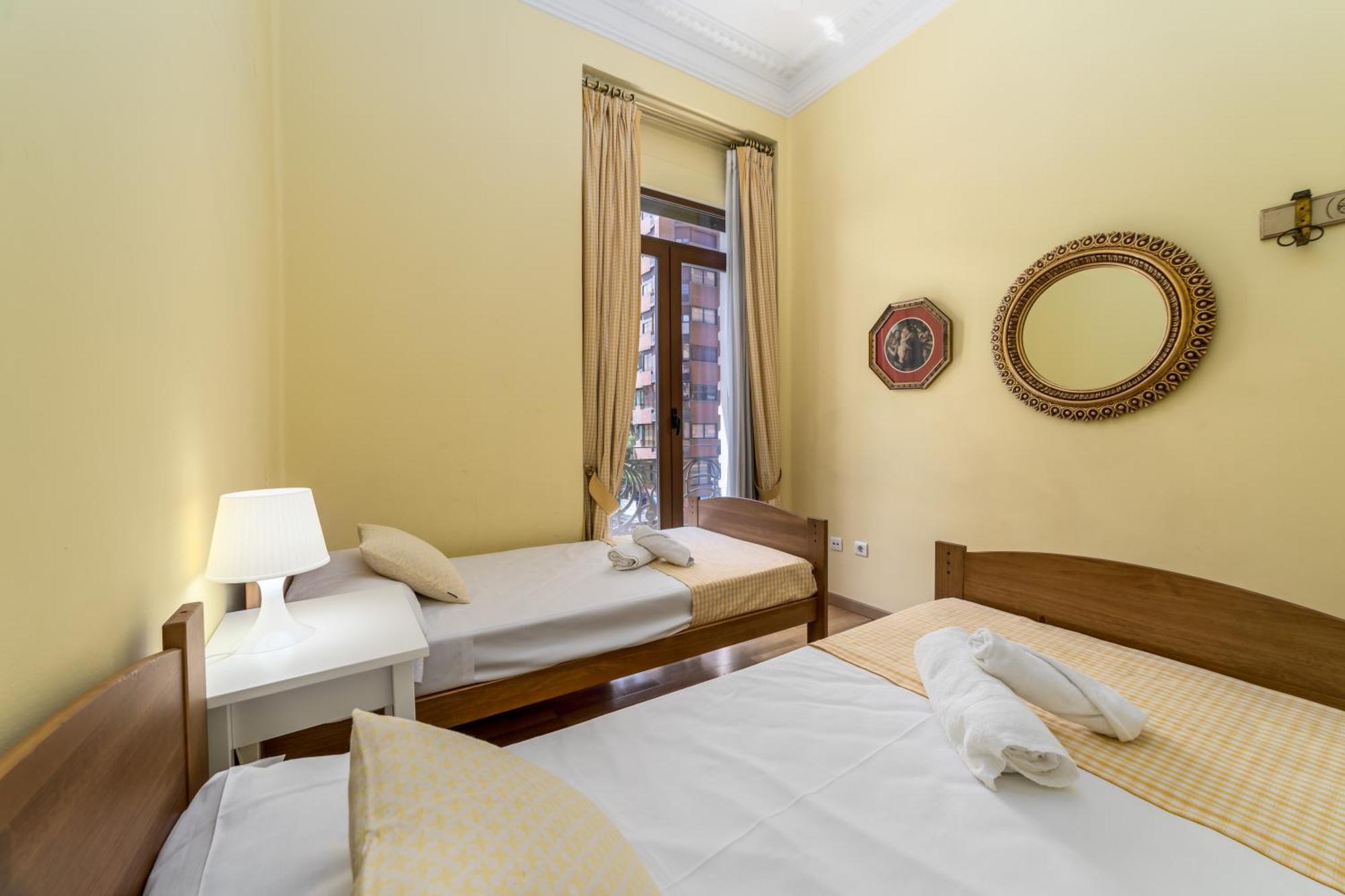 My Loft 4 You Gran Via Валенсия Екстериор снимка