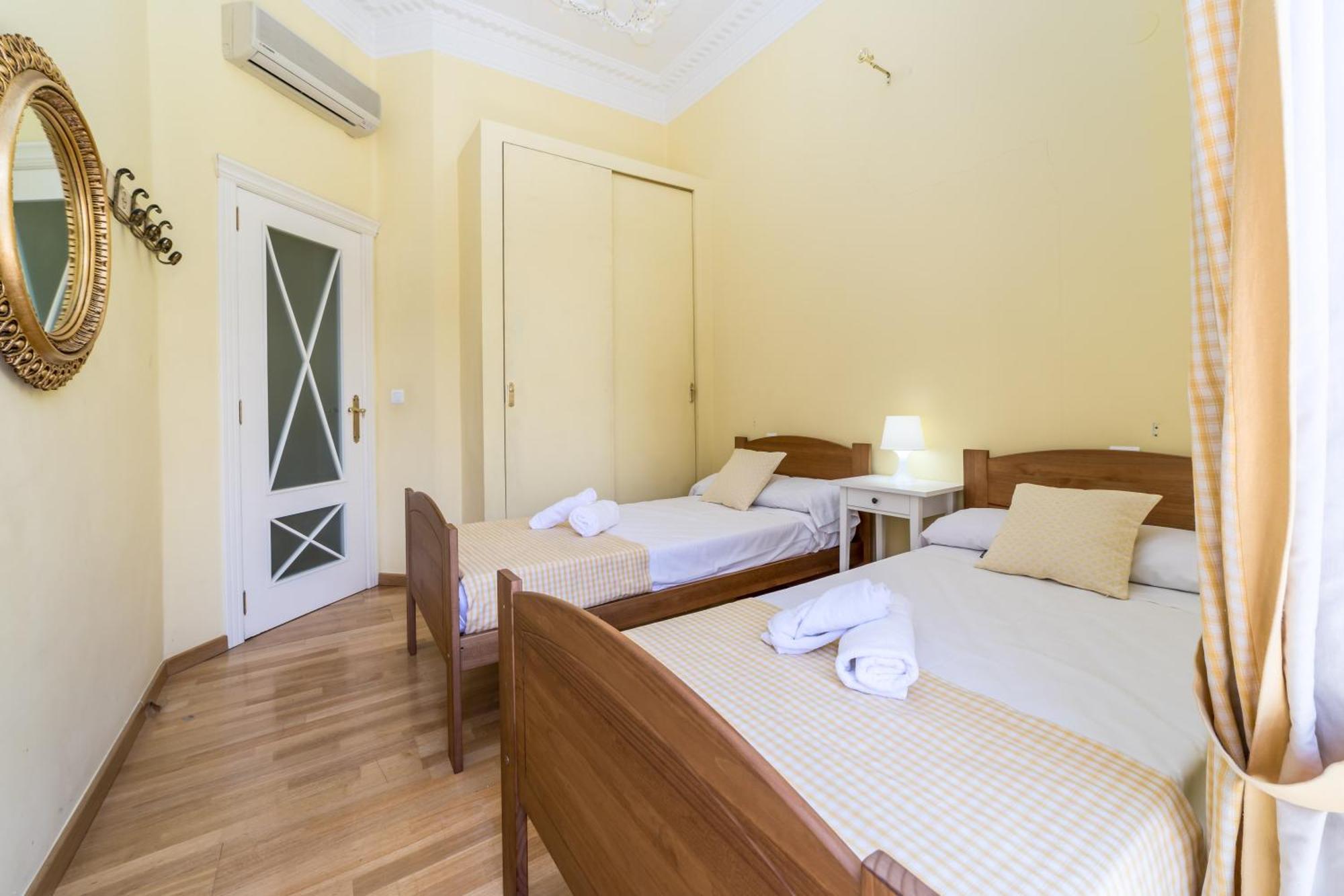 My Loft 4 You Gran Via Валенсия Екстериор снимка